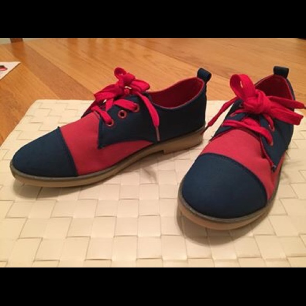 Women’s shoes